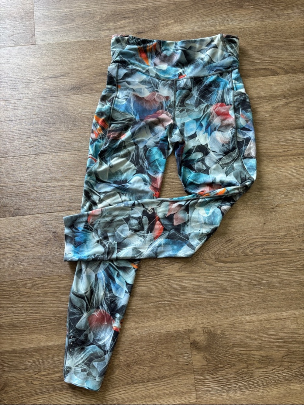 Lululemon Leggings. Size 6.